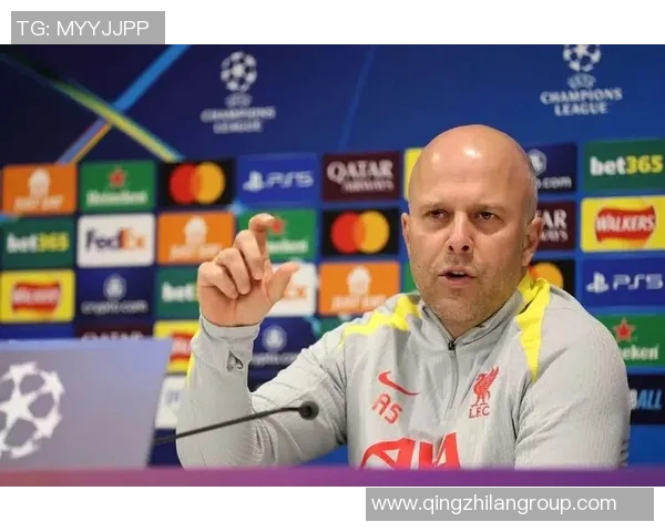 红军主帅斯洛特携家人畅游迪拜享受难得假期